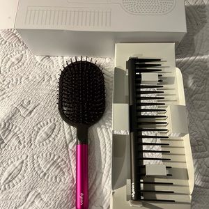 Dyson-designed Paddle brush and comb (Fuchsia)